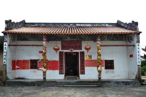 贺州最近的“桂台客家宗亲经济文化论坛”是怎么回事？