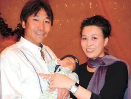 那英近况,她儿女双全,儿子皮肤黝黑像前夫,女儿可爱像现任丈夫,如何看?