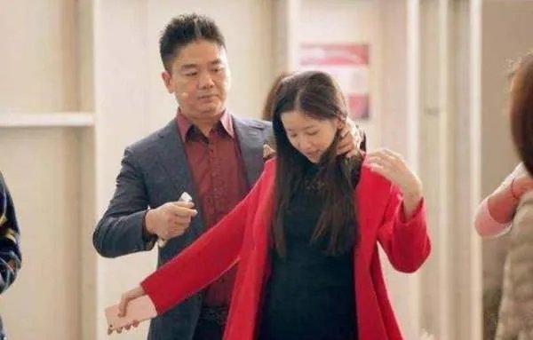 奶茶妹妹和刘强东为何如此甜蜜?