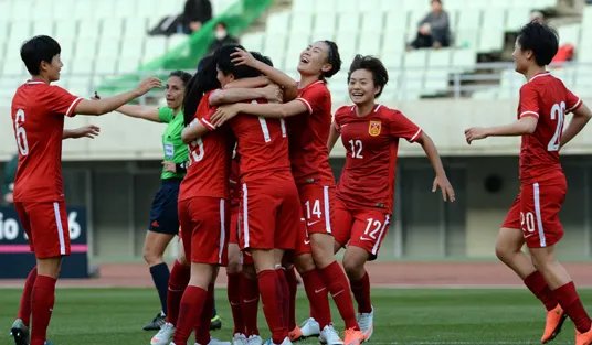 众星祝贺中国女足晋级东京奥运会，中国女足为何会引起这么大的轰动？