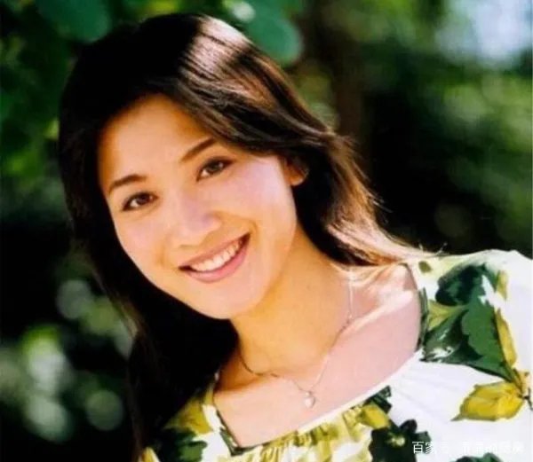 被侯勇抛弃后,“军花”潘雨辰现在状态如何?