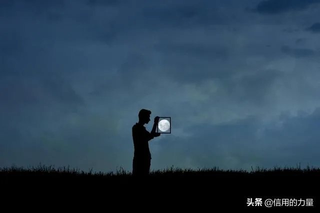 怎样用十五的月亮发朋友圈?