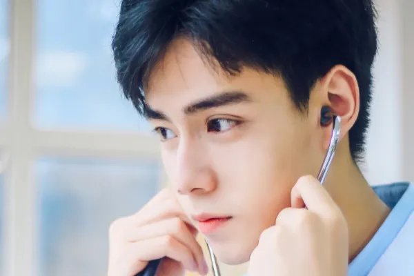 虞书欣胡一天同框，与胡一天组CP的女星都有哪些？
