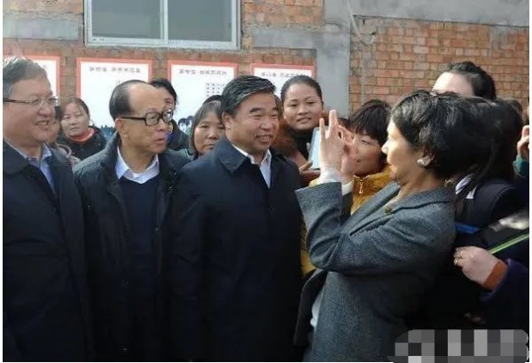 李嘉诚的红颜知己是谁?