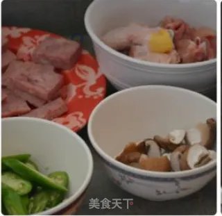 土豆烧鸡块