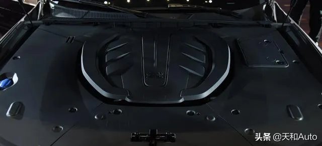 红旗H9,定位中大型轿车,你认为定价约为多少?