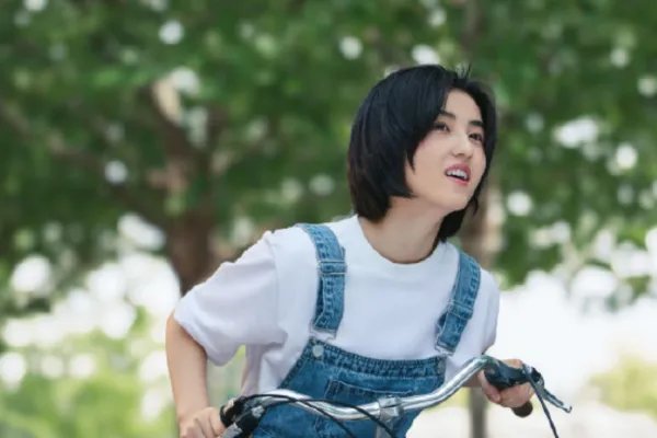 李晨夸张子枫妹妹未来可期，你如何看待他的这一观点？