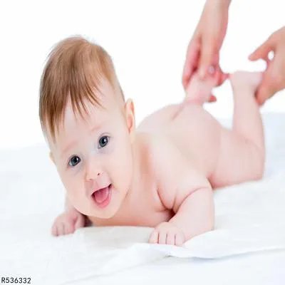 婴儿枕秃怎么办 三妙招解决婴儿枕秃