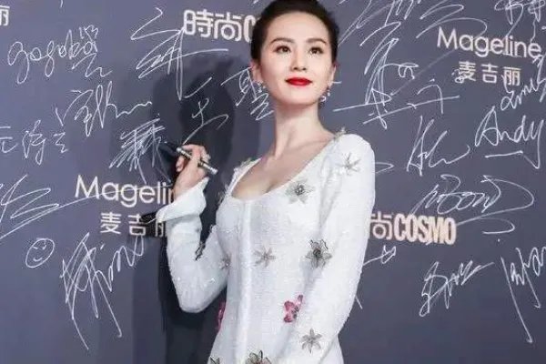 周扬青生图翻车,“天鹅颈”对女明星究竟有多重要?