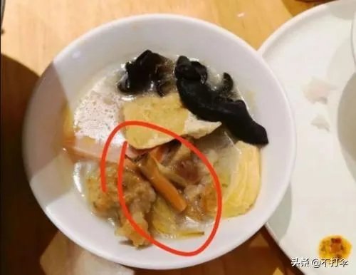 你对陕西苏福记后厨大厨朝锅里吐口水一事怎么看？