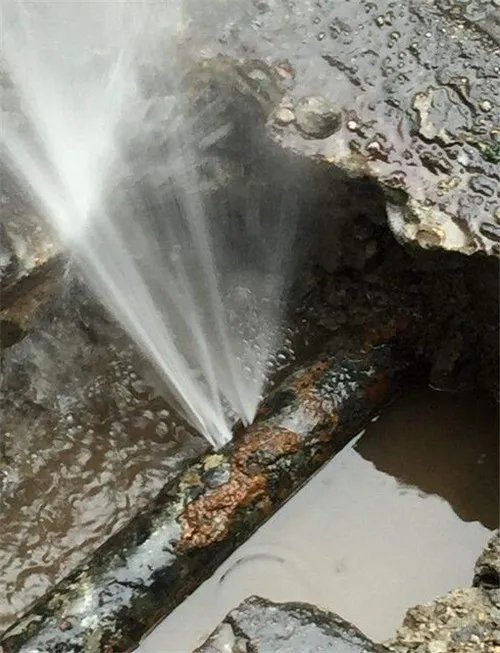 埋在地下的水管漏水怎么办