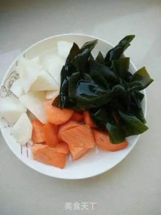 海带萝卜排骨汤