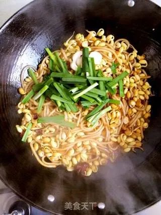 黄豆芽炒粉条