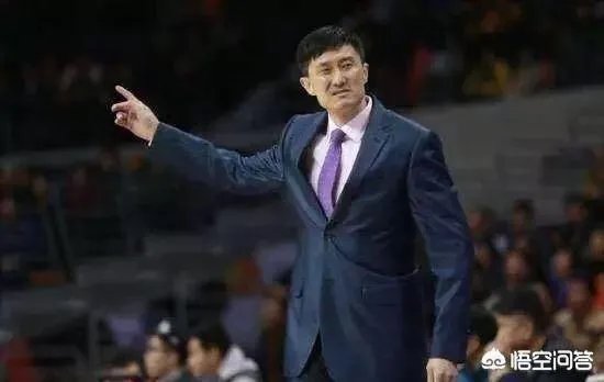 高尚在训练中发笑,杜峰怒斥高尚“别让我当着全国媒体的面把你赶出去”,你怎么看?