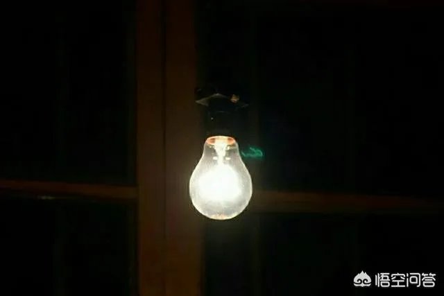 白炽灯的工作原理是怎样的？