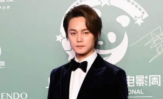 尹正录制节目疑似被烫伤，为何会出现这种低级失误？