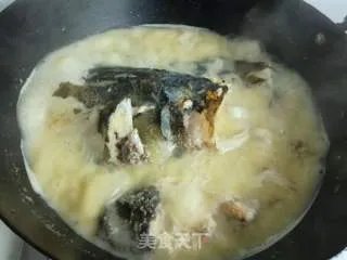 鱼头炖豆腐