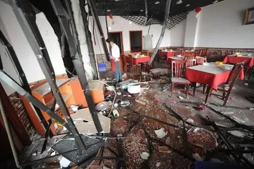 浙江一快餐店爆炸,门窗被炸飞,导致爆炸的原因是什么?