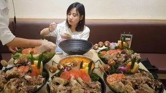 那些吃播主播真的可以吃那么多不撑坏吗?