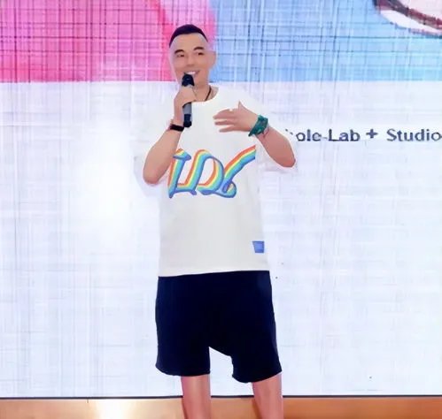 李湘前夫李厚霖罕露面,身价30亿,为何与李湘离婚后没有找另一半?