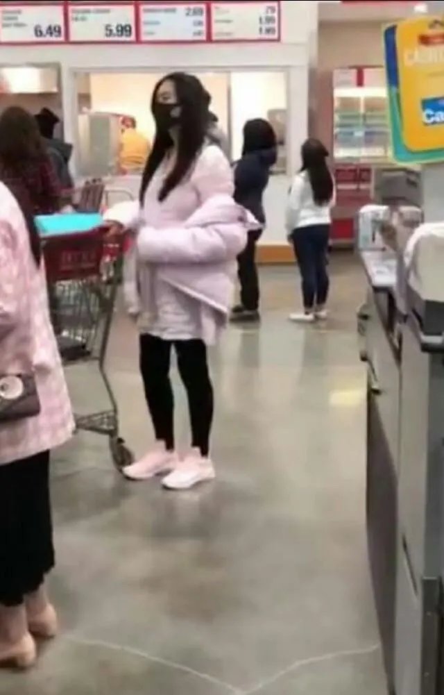 怎么看待在张卫健发微博后,偶遇明星的事情多了起来?