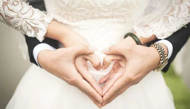 亚麻婚是什么意思 亚麻婚送什么礼物