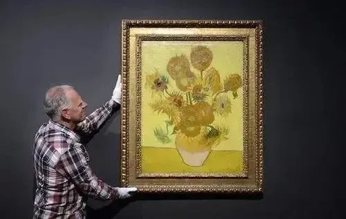 梵高名画《向日葵》被环保人士泼番茄汁,他们为何会有如此过激之举?
