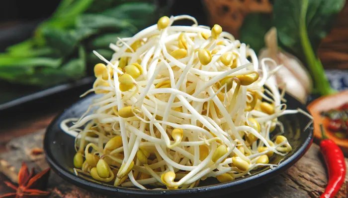 豆芽变成绿色的了还能吃吗 豆芽变绿色还可以吃吗