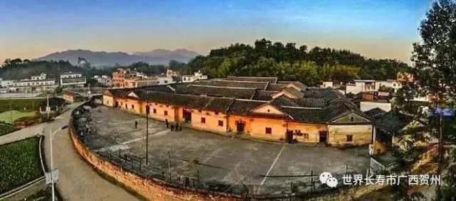 贺州最近的“桂台客家宗亲经济文化论坛”是怎么回事？