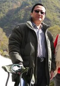 李小璐她爸爸的照片