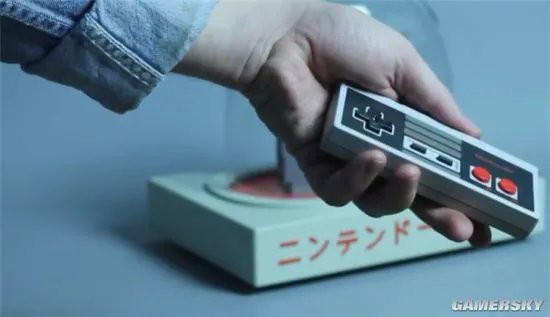 玩家自制FC游戏机 完全兼容各地区版本FC、NES卡带
