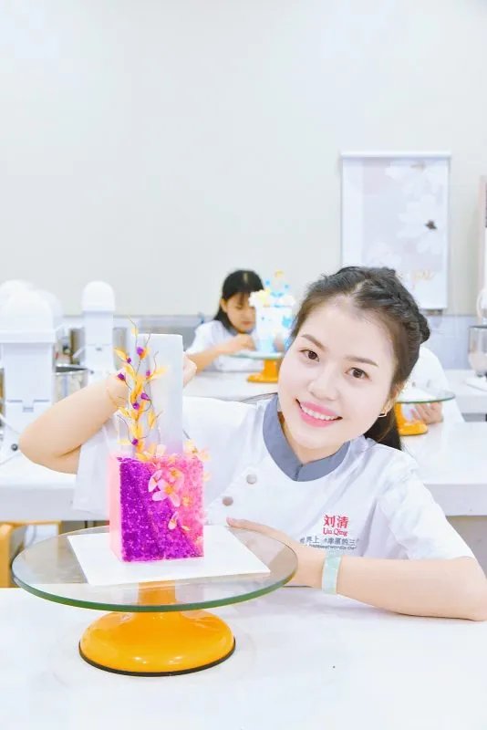 想学做蛋糕，蛋糕短期培训班多少钱