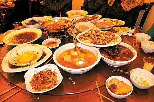 一粥一饭，当思来处不易，半丝半缕，恒念物力维艰，的意思？
