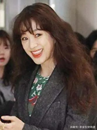 《我叫金三顺》中的微笑女王因整容变丑,如今怎样了?
