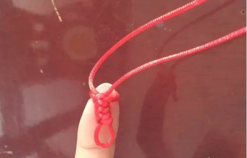 红绳手链怎么编织?