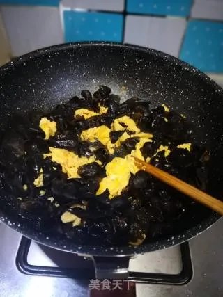木耳炒鸡蛋