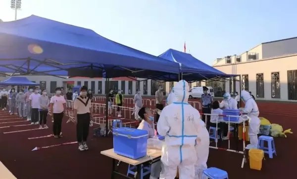 上海新冠肺炎疫情防控目前出于什么阶段?当地居民的生活何时能恢复正常?