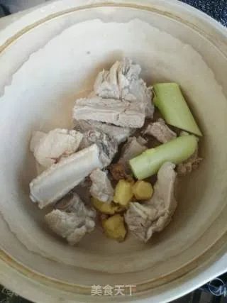 海带萝卜排骨汤