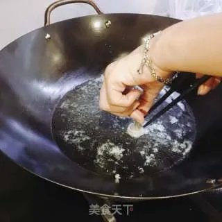 满城尽带黄金甲