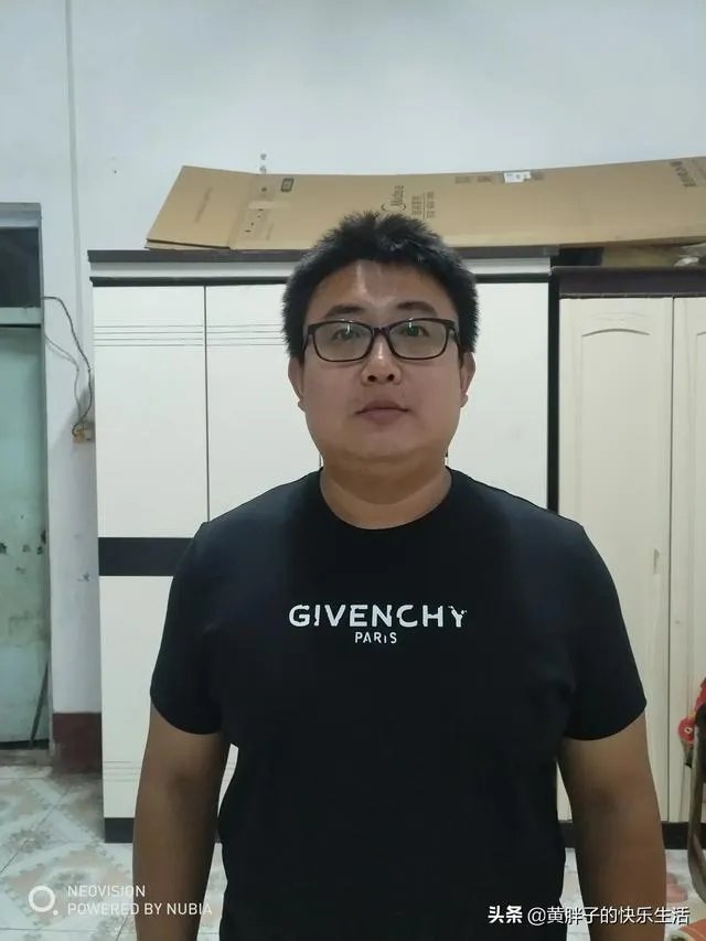 黄胖子是黄荣刚吗？