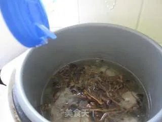 茶树菇排骨汤