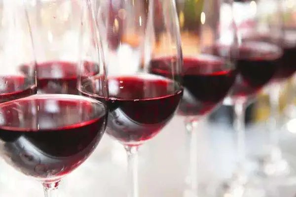 国产红酒与进口红酒的区别