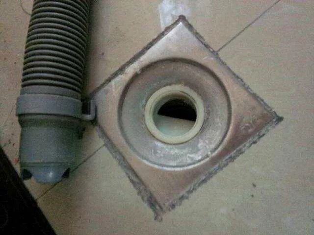 洗衣机排水管万万别直插地漏,后悔我家才知道