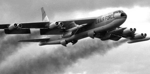 B-52轰炸机究竟有多大?