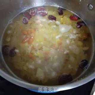 莲子百合银耳汤