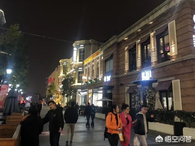 武汉的楚河汉街好玩吗?