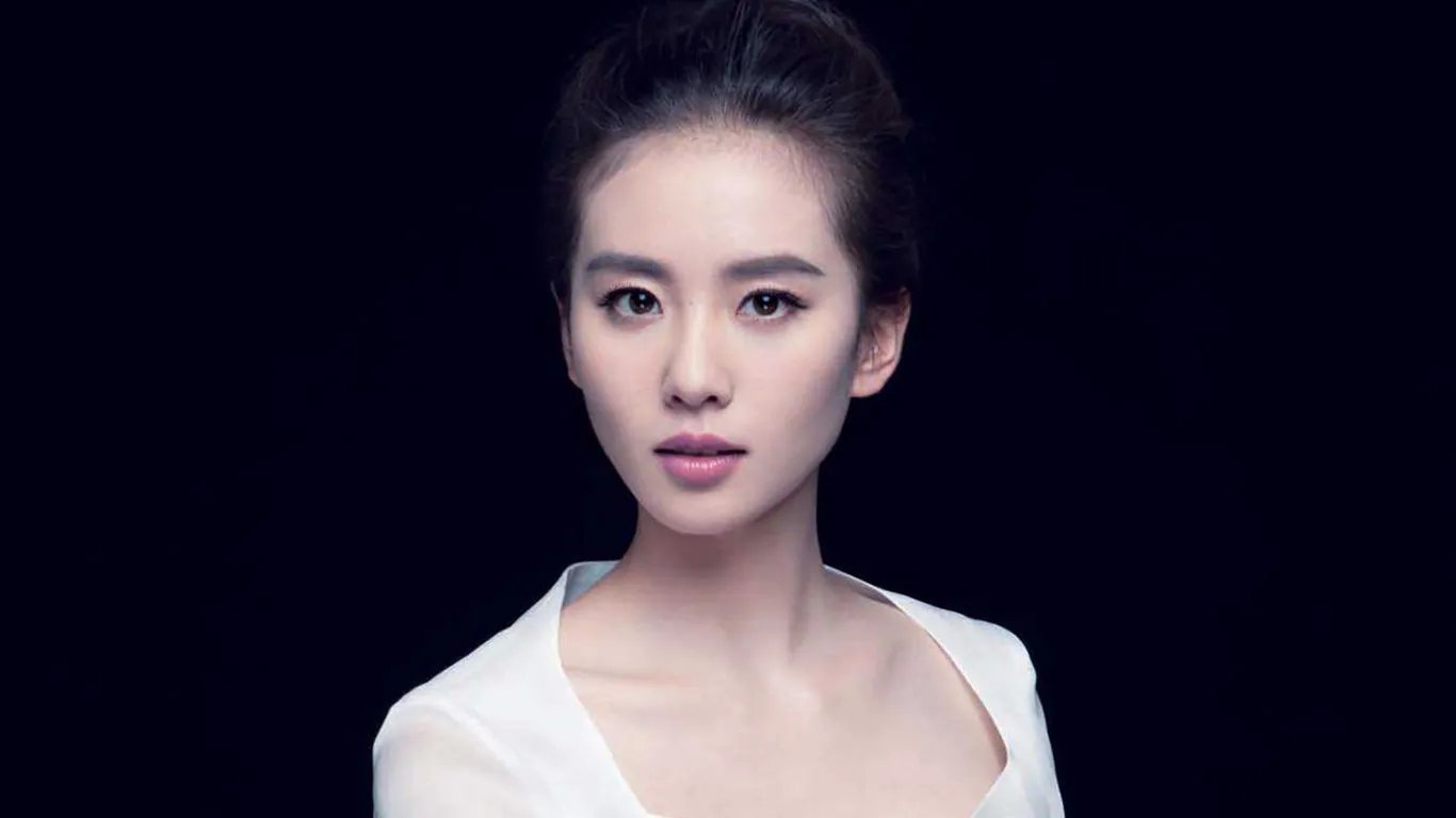 《新闻联播》里的刘诗诗,与电视剧中的她有何不同?