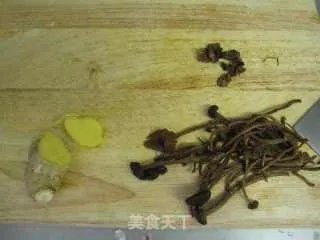 茶树菇排骨汤
