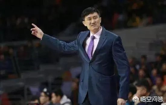 高尚在训练中发笑,杜峰怒斥高尚“别让我当着全国媒体的面把你赶出去”,你怎么看?