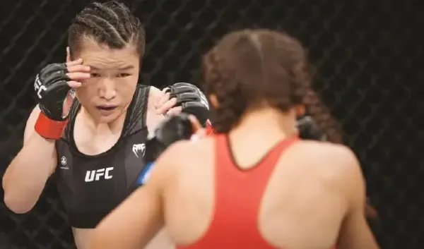 如果唐山被打女孩像张伟丽那么能打,几个男的会不会被全部打趴下?